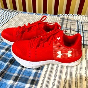 Underarmour tennis shoes
